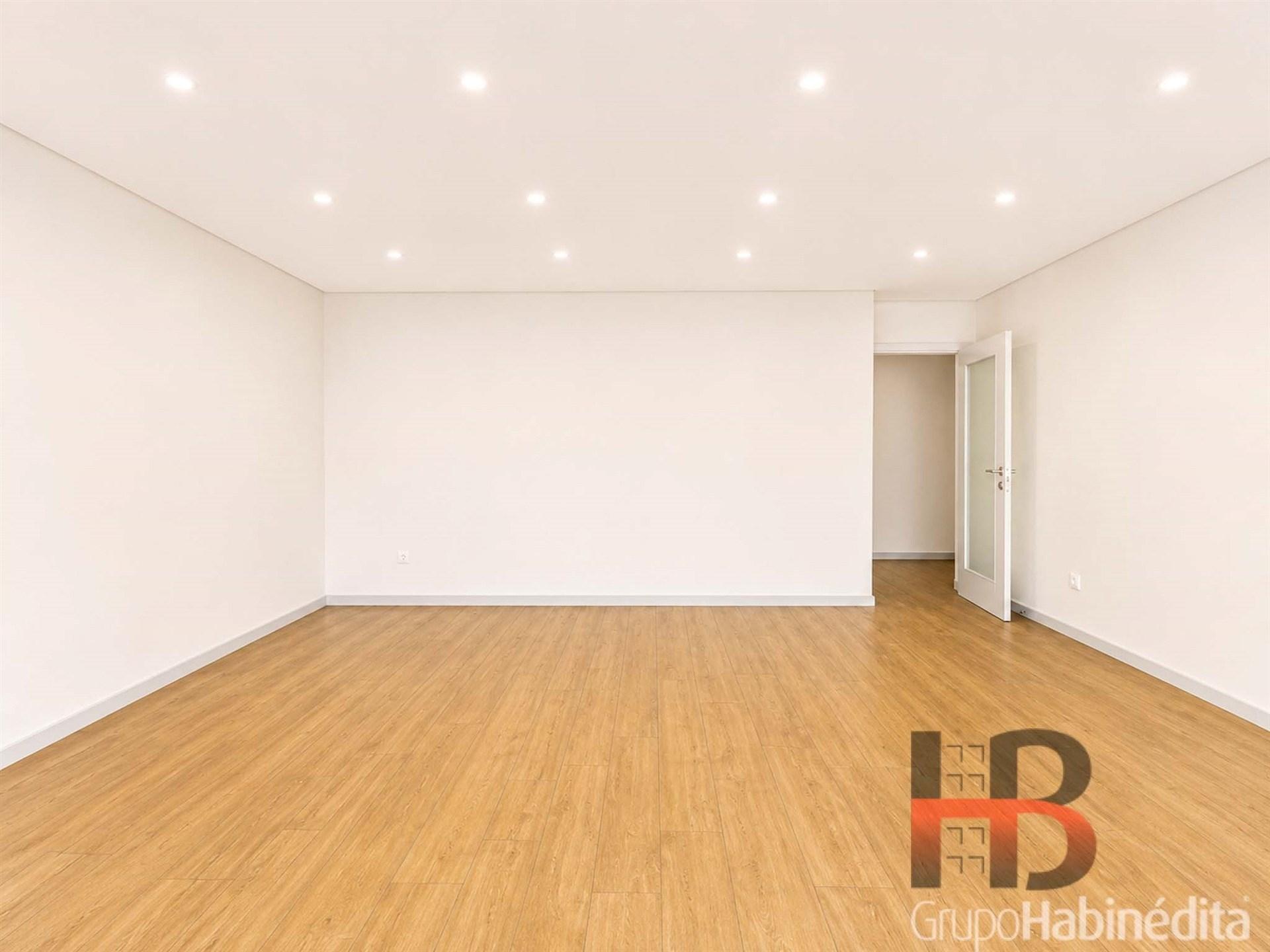 Apartamento T3 Venda em Cedofeita, Santo Ildefonso, Sé, Miragaia, São Nicolau e Vitória,Porto