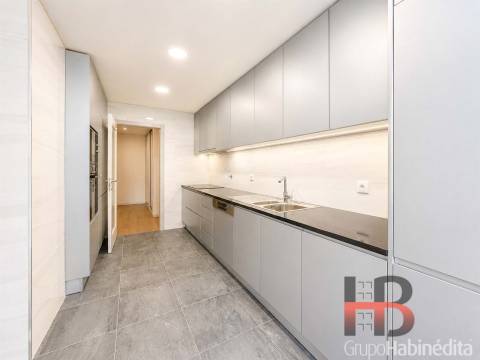 Apartamento T3 Venda em Cedofeita, Santo Ildefonso, Sé, Miragaia, São Nicolau e Vitória,Porto
