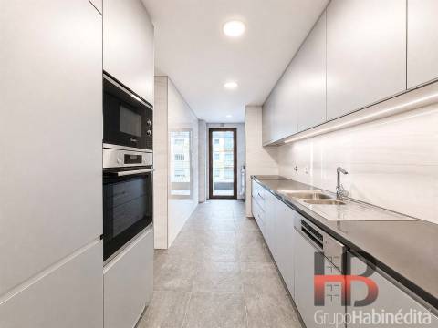 Apartamento T3 Venda em Cedofeita, Santo Ildefonso, Sé, Miragaia, São Nicolau e Vitória,Porto