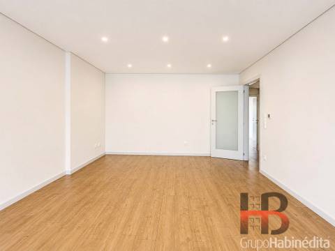 Apartamento T3 Venda em Cedofeita, Santo Ildefonso, Sé, Miragaia, São Nicolau e Vitória,Porto