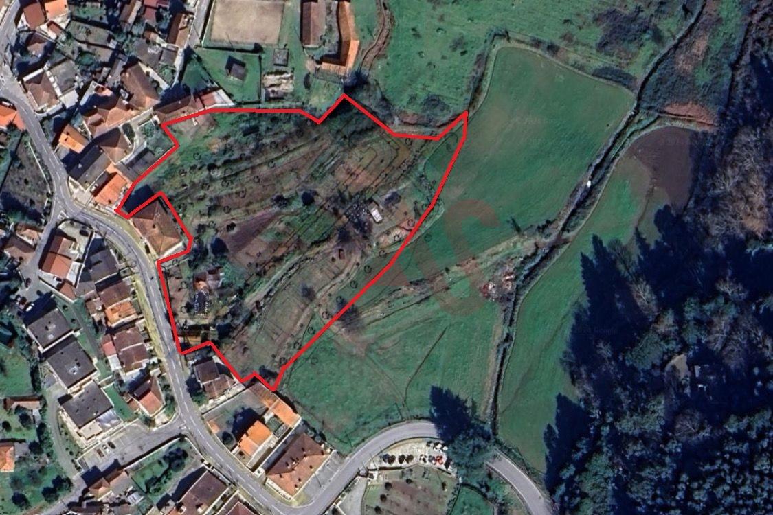 Terreno com PIP aprovado para 23 moradias geminadas em Ordem, Lousada