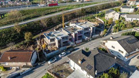 Moradia T3 de Gaveto em construção em Antime, Fafe