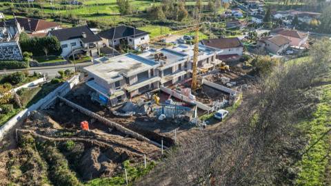 Moradia T3 em Banda em construção em Antime, Fafe