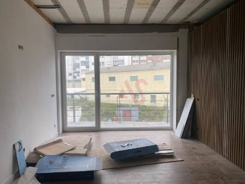 Apartamento T2 no Centro de Freamunde, Paços de Ferreira
