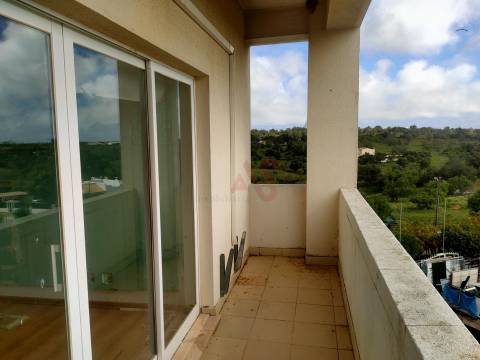 Loja com 309 m2, em Albufeira, Inserido no Edifício Albufeira Parque, próximo da Praia.