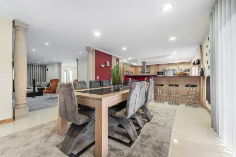 Moradia T4 em Recezinhos (S. Mamede), Penafiel