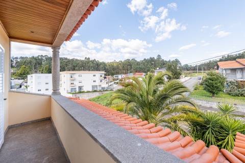 Moradia T4 em Recezinhos (S. Mamede), Penafiel
