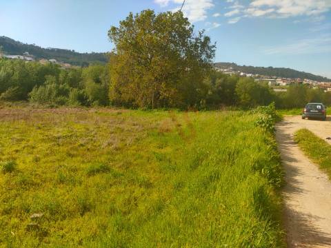 Terreno Agrícola com 9.989,95 m² em Nevogilde, Lousada