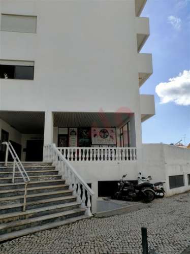 Loja de 31,30 m² no Edifício Varandas do Mar em Albufeira