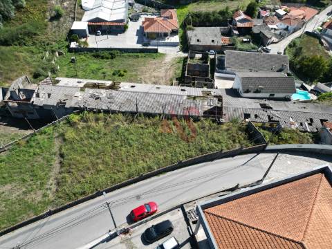 Terreno com 360m² e Projeto Aprovado em Vilela, Paredes