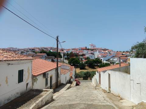 Moradia T3 Térrea para Restaurar em Santo Aleixo da Restauração – Moura