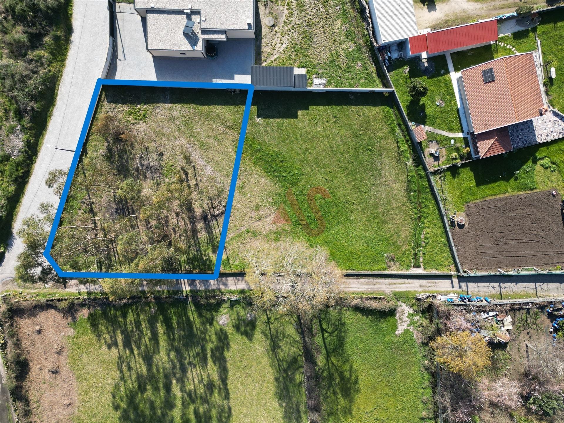 Terreno em Monte Córdova – 974 m²