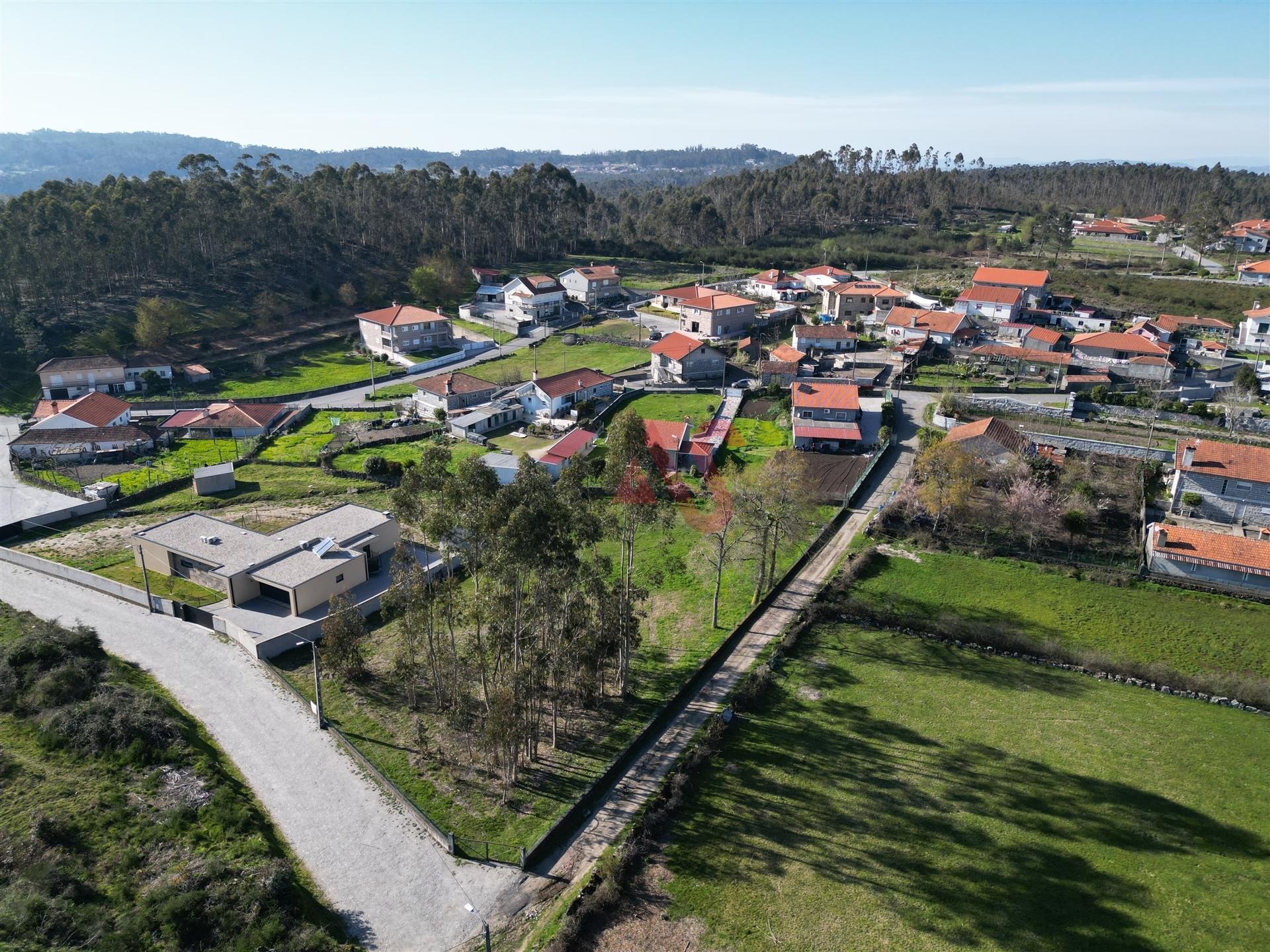 Terreno em Monte Córdova – 974 m²