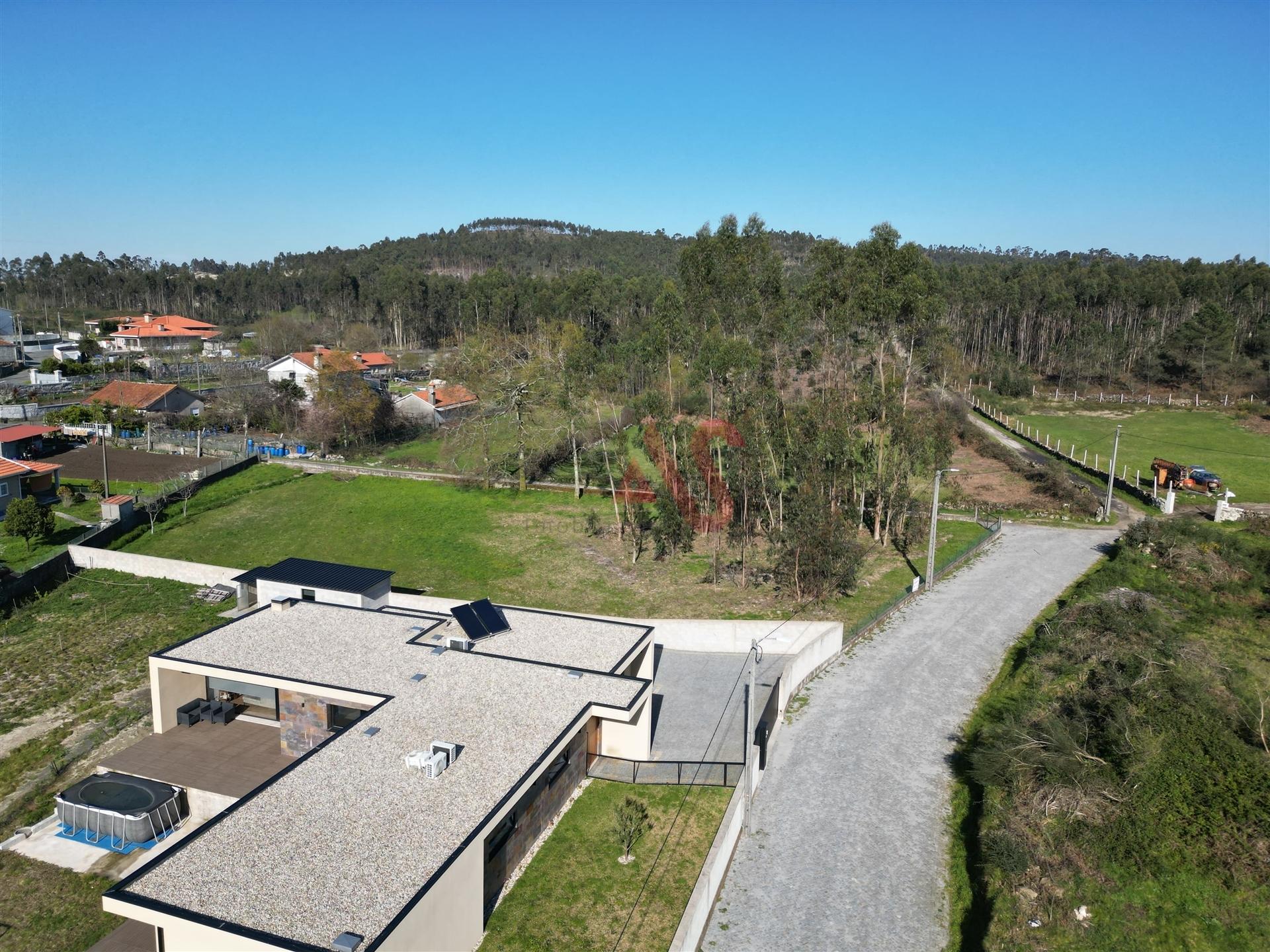 Terreno em Monte Córdova – 974 m²