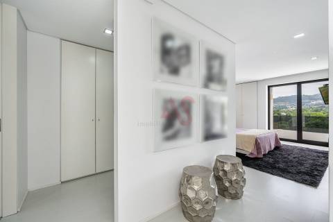 Moradia de Luxo T5+T1 com piscina no Coração de Vizela
