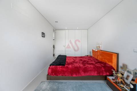 Moradia de Luxo T5+T1 com piscina no Coração de Vizela