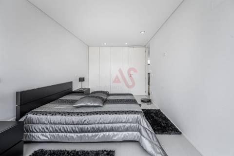 Moradia de Luxo T5+T1 com piscina no Coração de Vizela