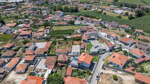 Moradia T2 Térrea com 2 Suites, 1 Master Suite Com Closet,  em Vila Nova do Campo, Santo Tirso