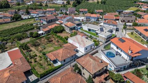 Moradia T2 Térrea com 2 Suites, 1 Master Suite Com Closet,  em Vila Nova do Campo, Santo Tirso