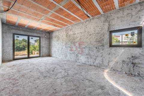 Moradia T2 Térrea com 2 Suites, 1 Master Suite Com Closet,  em Vila Nova do Campo, Santo Tirso