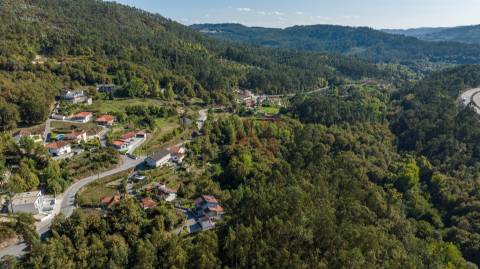 Terreno Rústico com 2.500 m² em Armil, Fafe
