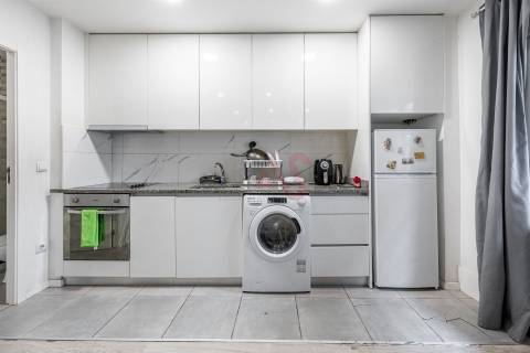Prédio para Investimento composto por 3 T0 e 1 T1 | Rua Francisco Agra – Guimarães