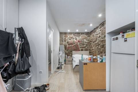 Prédio para Investimento composto por 3 T0 e 1 T1 | Rua Francisco Agra – Guimarães