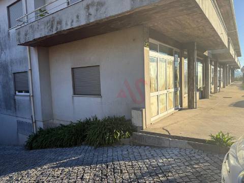 Apartamento T3, com 1 Suite , Lavandaria, Cozinha Mobilada em Construção – Felgueiras