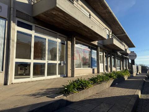 🏡 Loja no Rés do Chão com Possibilidade de Conversão em T2 ou T3 – Sousa, Felgueiras