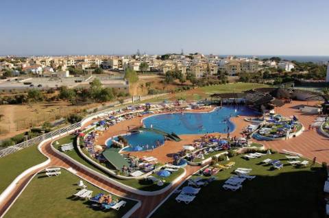 Loja transformada em Estúdio, fisicamente sem janela nem varandas no hotel Paraíso de Albufeira