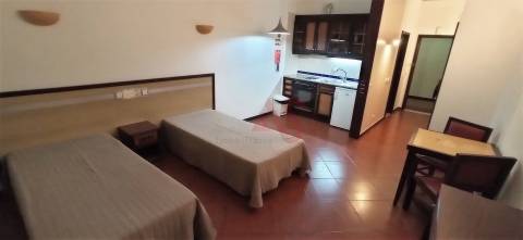 Loja transformada em Estúdio, fisicamente sem janela nem varandas no hotel Paraíso de Albufeira