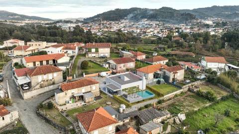 Moradia T3 Térrea com Projeto Aprovado – Moreira de Cónegos, Guimarães