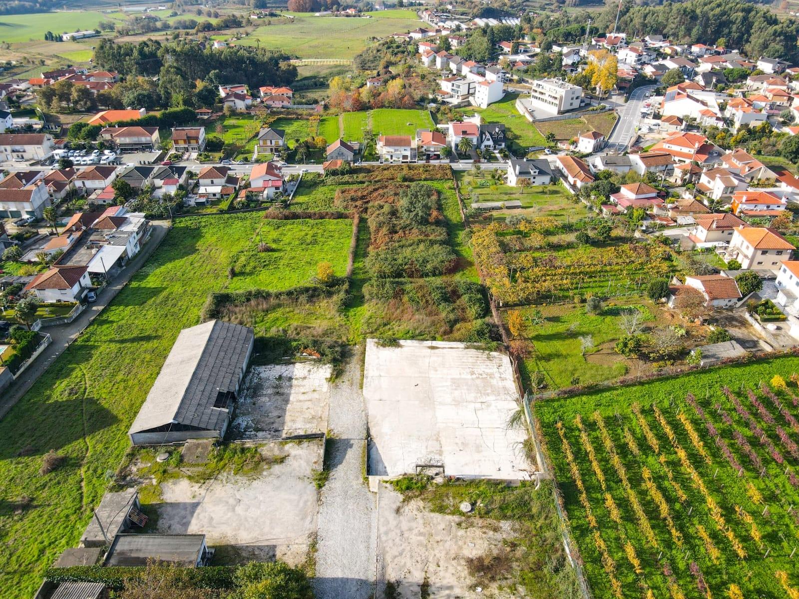 Terreno com 690 m² na Lixa para Construção