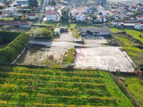 Terreno com 690 m² na Lixa para Construção