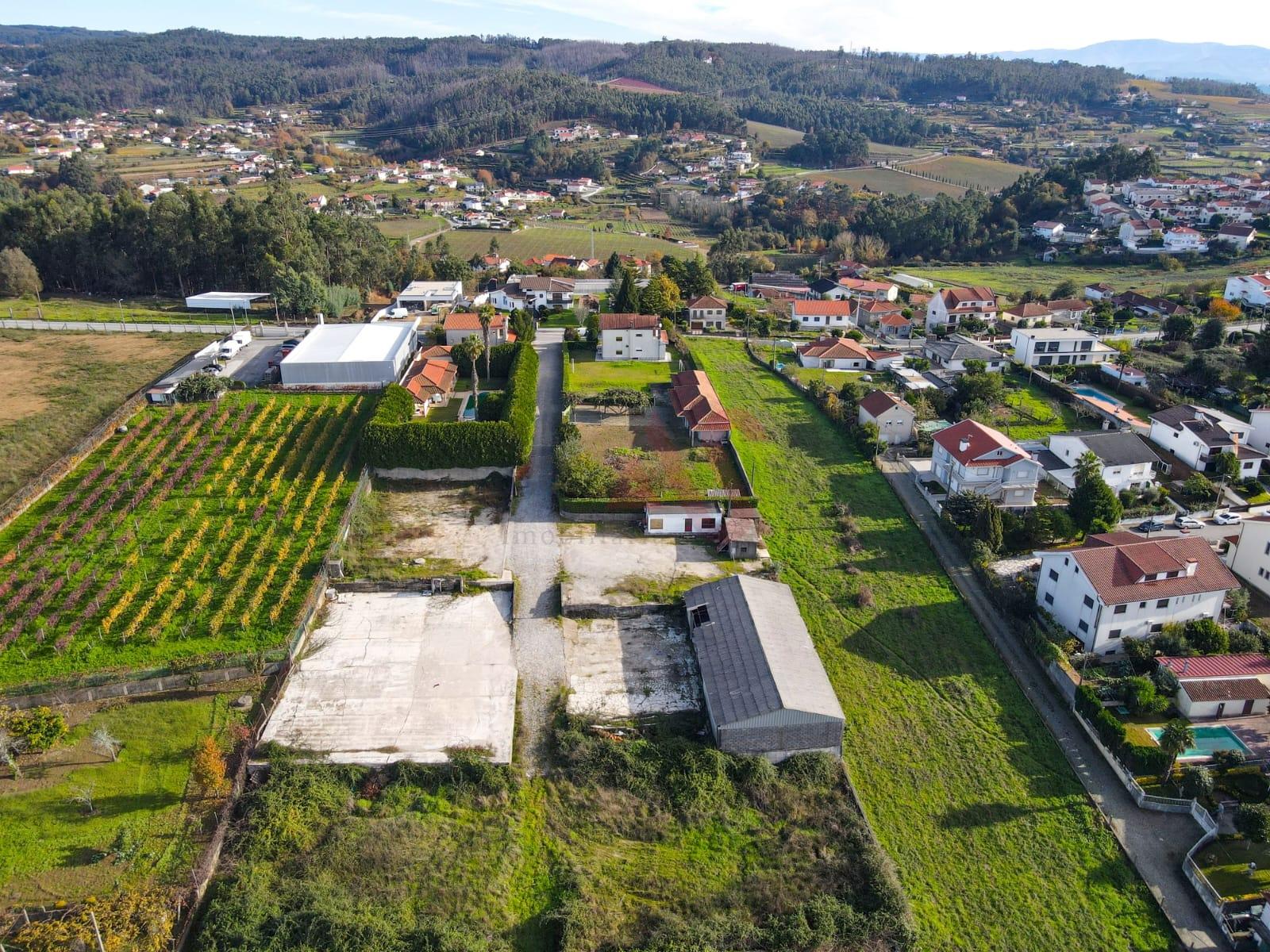 Terreno com 900 m² na Lixa para Construção