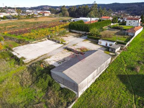 Terreno com 900 m² na Lixa para Construção