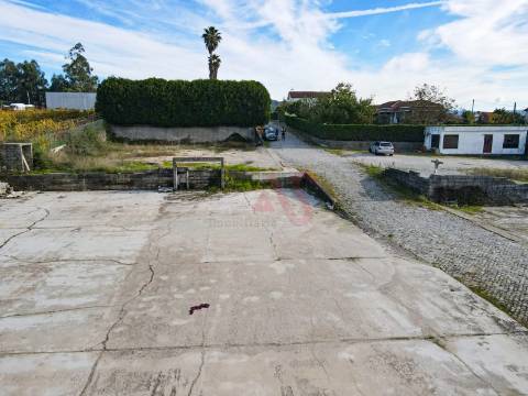 Terreno com 900 m² na Lixa para Construção