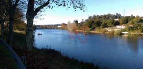 Terreno com 993 m² em Palmeira, Braga