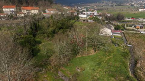 Quinta com 2 hectares em Sande S. Lourenço, Guimarães