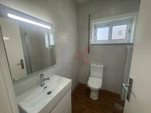 Excelente Apartamento T3 com Garagem Fechada – Águas Santas