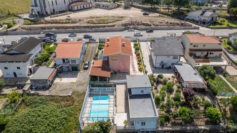 Moradia T5 com Piscina em Silvares, Guimarães