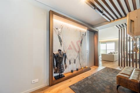 Apartamento T4 na 1ª Linha de Mar – Centro da Póvoa de Varzim com uma Vista Deslumbrante