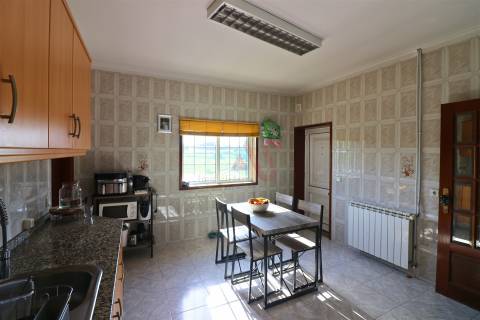 Moradia T8+1 em Serzedelo, Guimarães
