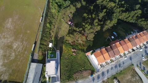 Terreno para construção com 2.525,39 m2, em Barrosas (Santo Estêvão), Lousada