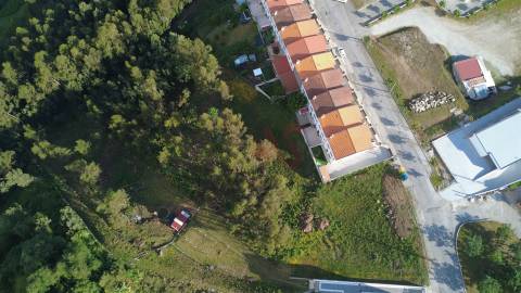 Terreno para construção com 2.525,39 m2, em Barrosas (Santo Estêvão), Lousada