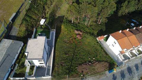 Terreno para construção com 2.472,45 m2, em Barrosas (Santo Estêvão), Lousada