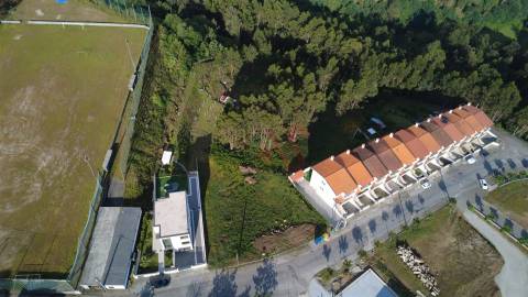 Terreno para construção com 2.472,45 m2, em Barrosas (Santo Estêvão), Lousada