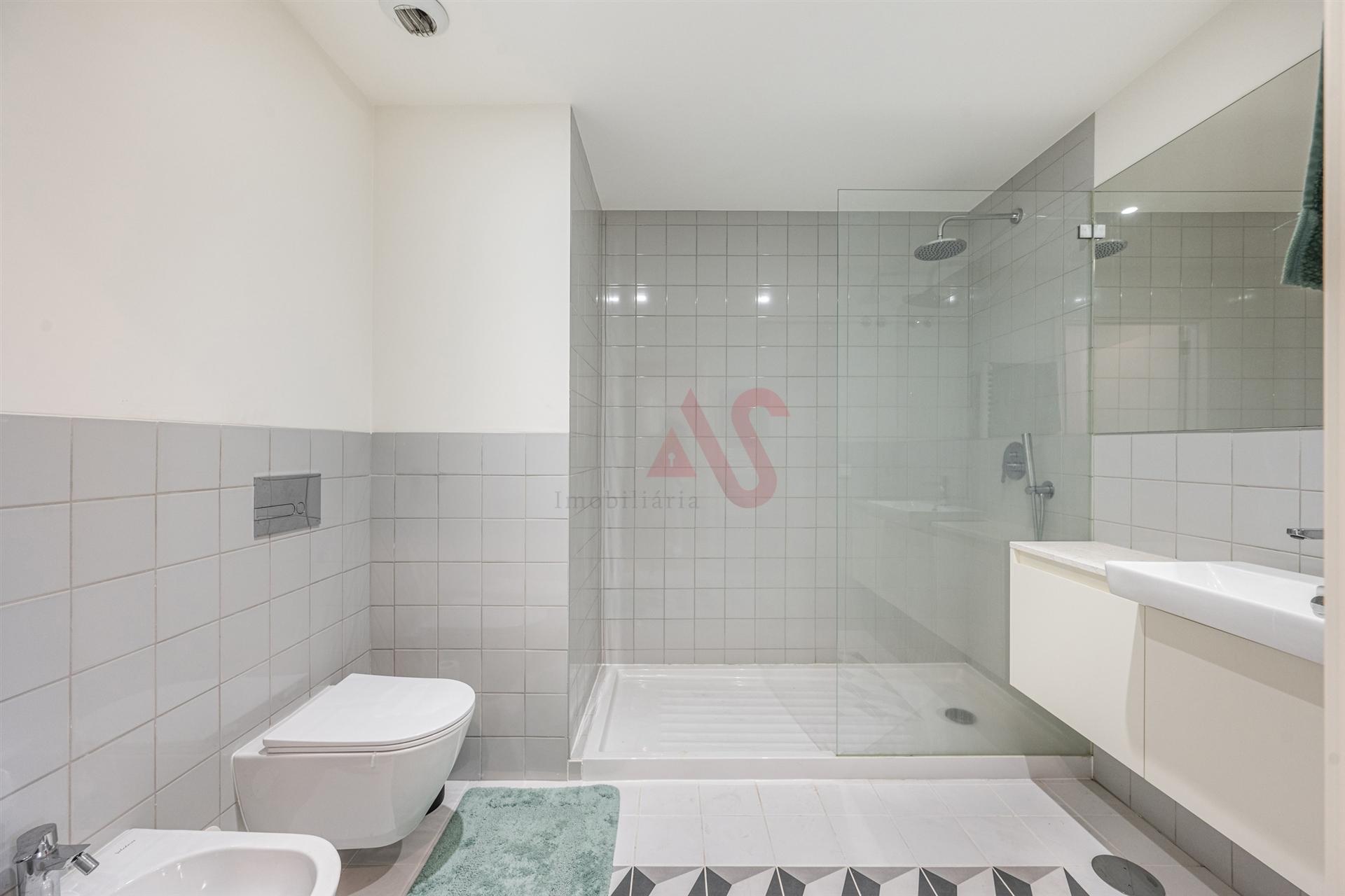 Apartamento T0 (Estúdio) em Guimarães – Moderno, Funcional e com Garagem