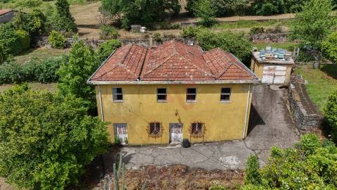 Moradia T3 para Restauro em Mogege, Famalicão