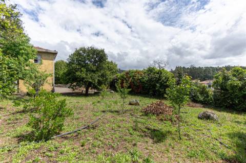Moradia T3 para Restauro em Mogege, Famalicão